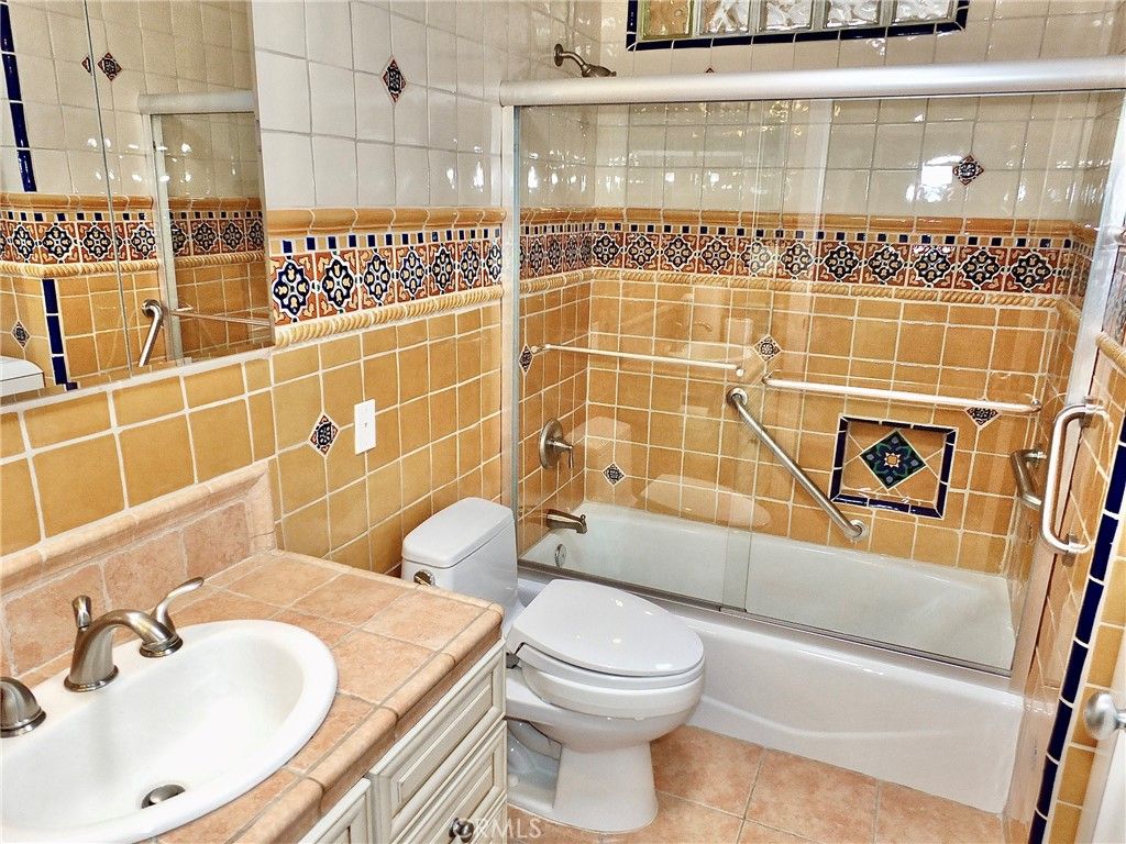 Image 7 of property listing at 148 E 36th Street, Long Beach, CA 90807