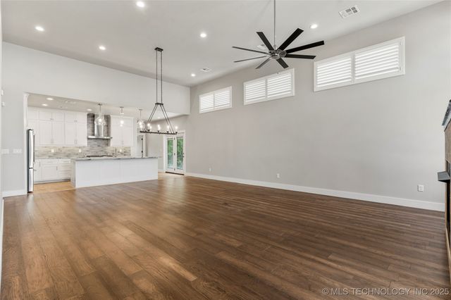 8505 S Phoenix Avenue, Tulsa, OK 74132