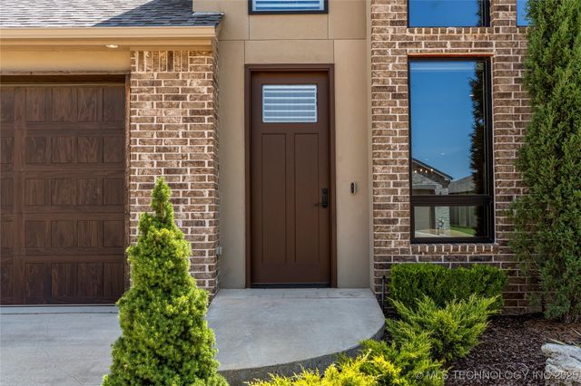 8505 S Phoenix Avenue, Tulsa, OK 74132