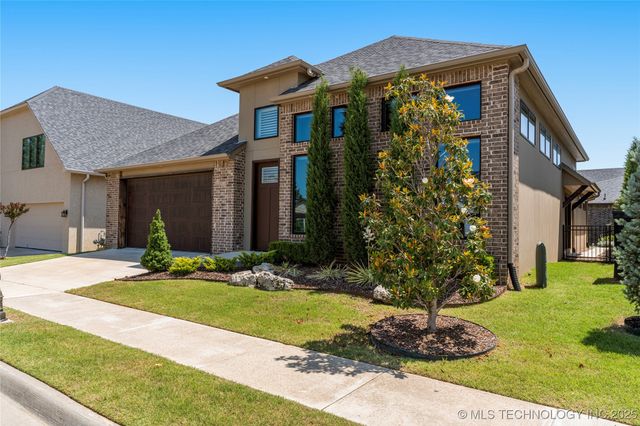 8505 S Phoenix Avenue, Tulsa, OK 74132