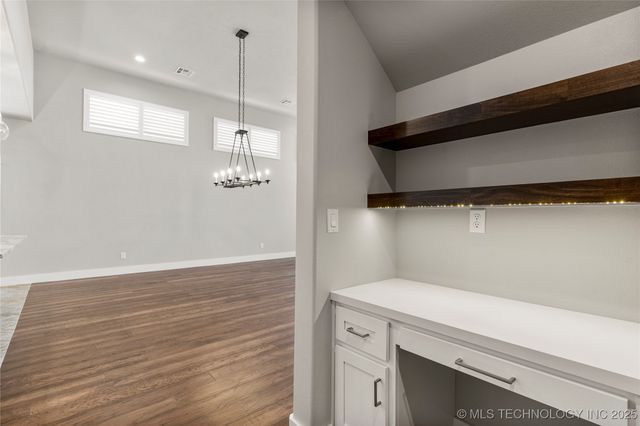 8505 S Phoenix Avenue, Tulsa, OK 74132