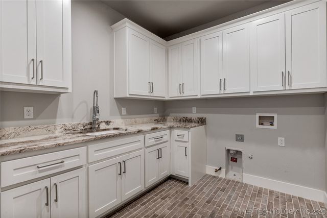 8505 S Phoenix Avenue, Tulsa, OK 74132