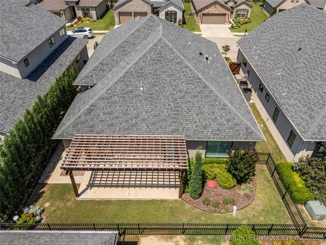 8505 S Phoenix Avenue, Tulsa, OK 74132