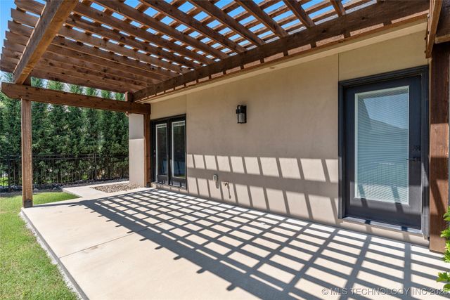 8505 S Phoenix Avenue, Tulsa, OK 74132