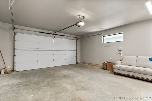 8505 S Phoenix Avenue, Tulsa, OK 74132