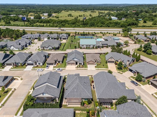 8505 S Phoenix Avenue, Tulsa, OK 74132