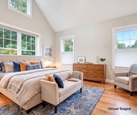 66 Evergreen Ave 66, Bedford, MA 01730