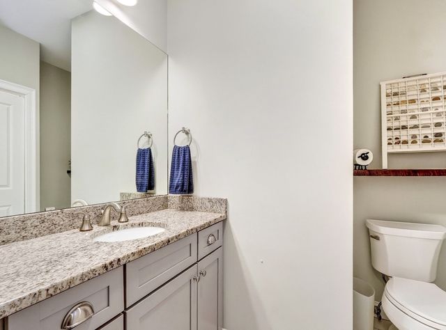 66 Evergreen Ave 66, Bedford, MA 01730