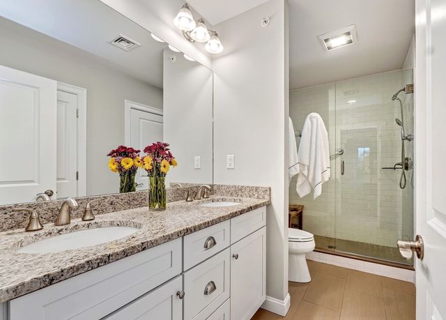 66 Evergreen Ave 66, Bedford, MA 01730