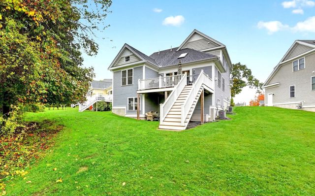 66 Evergreen Ave 66, Bedford, MA 01730