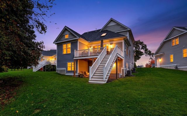 66 Evergreen Ave 66, Bedford, MA 01730
