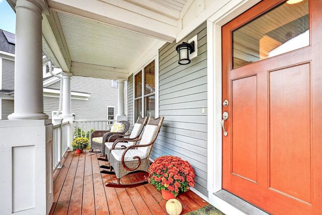 66 Evergreen Ave 66, Bedford, MA 01730