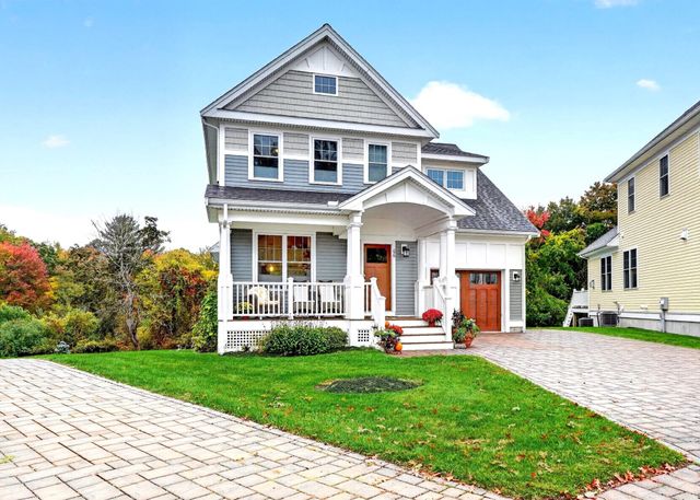 66 Evergreen Ave 66, Bedford, MA 01730