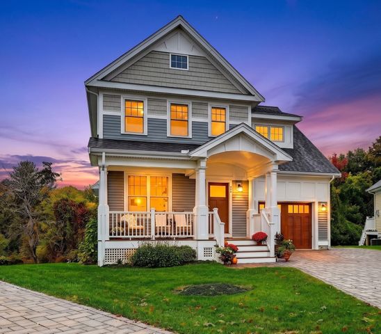 66 Evergreen Ave 66, Bedford, MA 01730