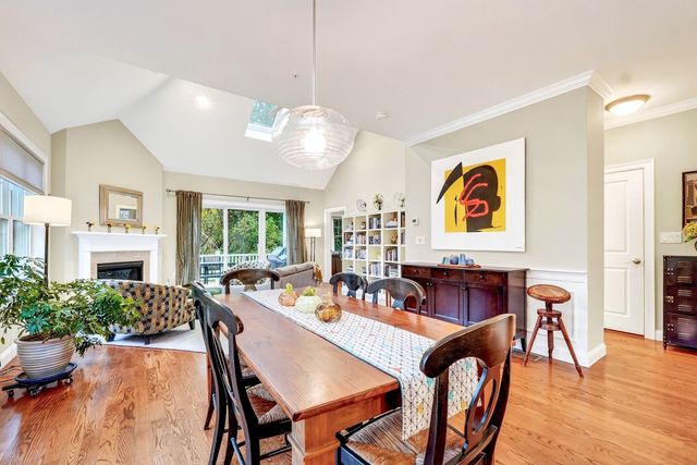66 Evergreen Ave 66, Bedford, MA 01730