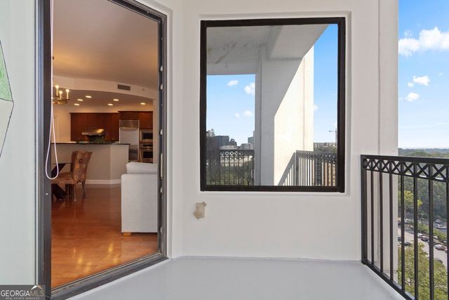 2828 Peachtree Road NW 1204, Atlanta, GA 30305