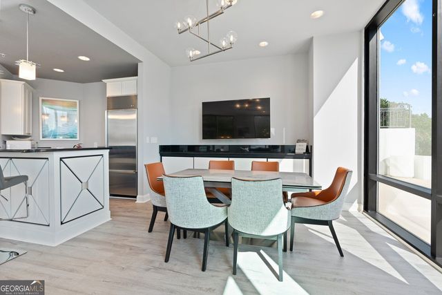 2828 Peachtree Road NW 1204, Atlanta, GA 30305