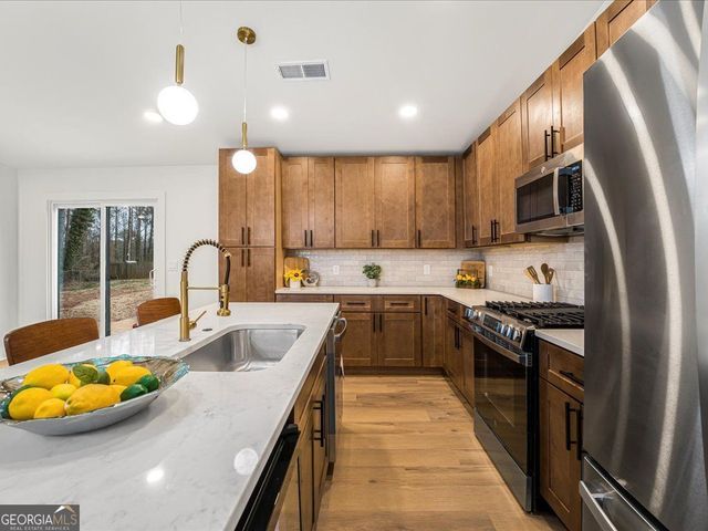 621 The General Avenue, Woodstock, GA 30189