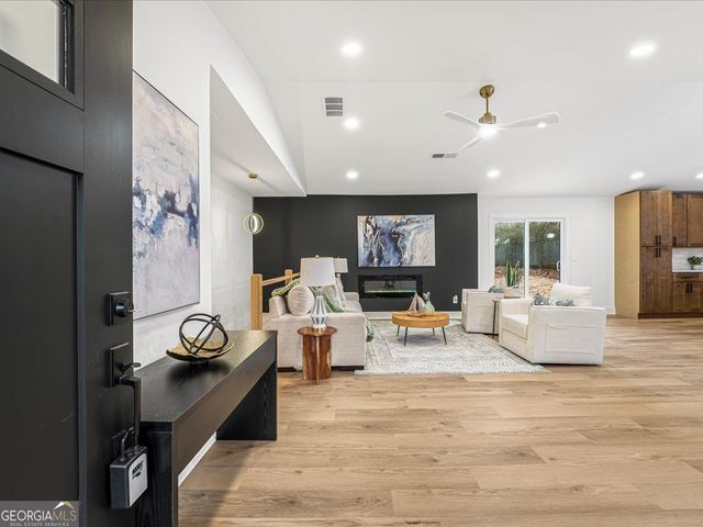 621 The General Avenue, Woodstock, GA 30189