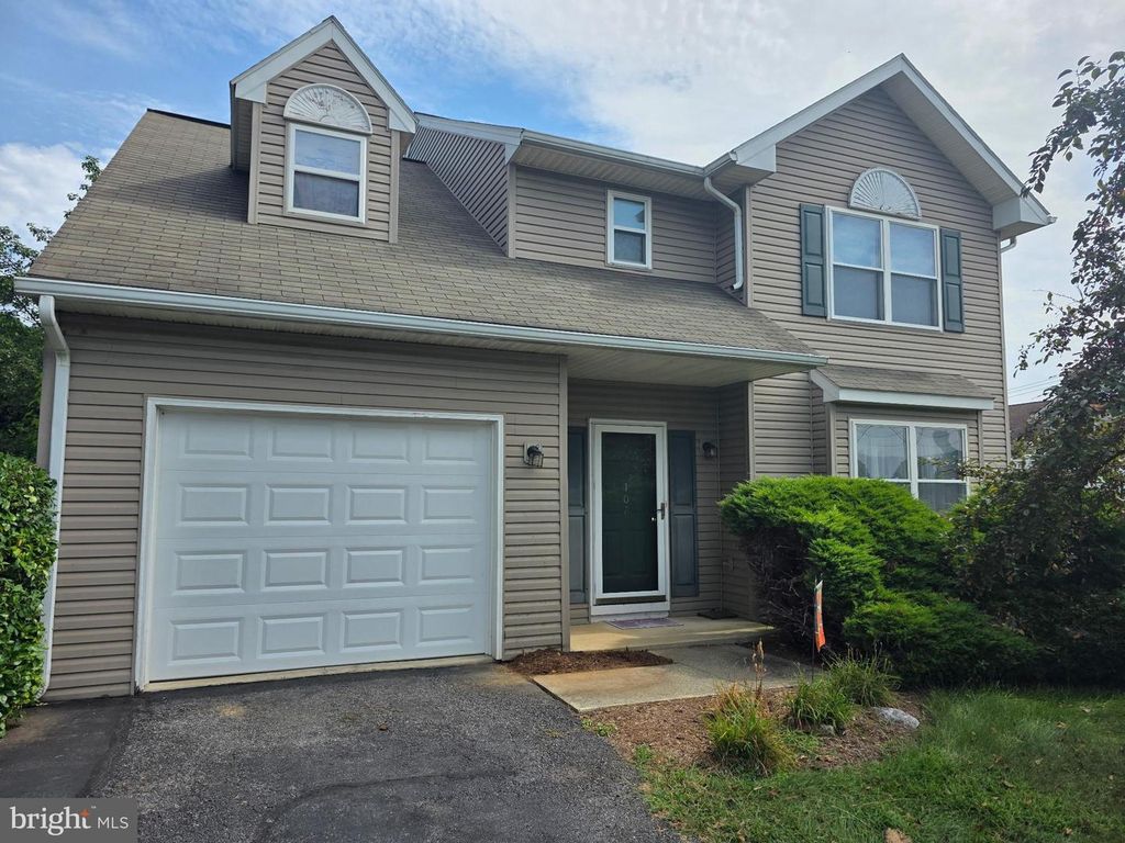 107 ASHLEY DR, Marietta, PA 17547