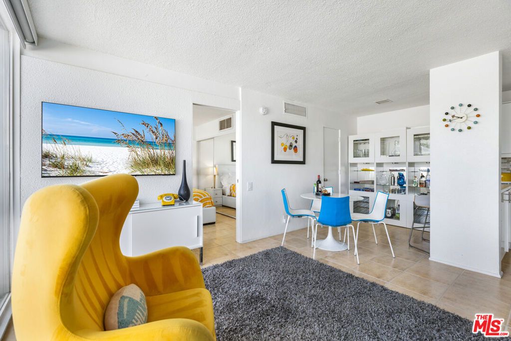 Image 5 of property listing at 1111 E Palm Canyon Drive 107, Palm Springs, CA 92264