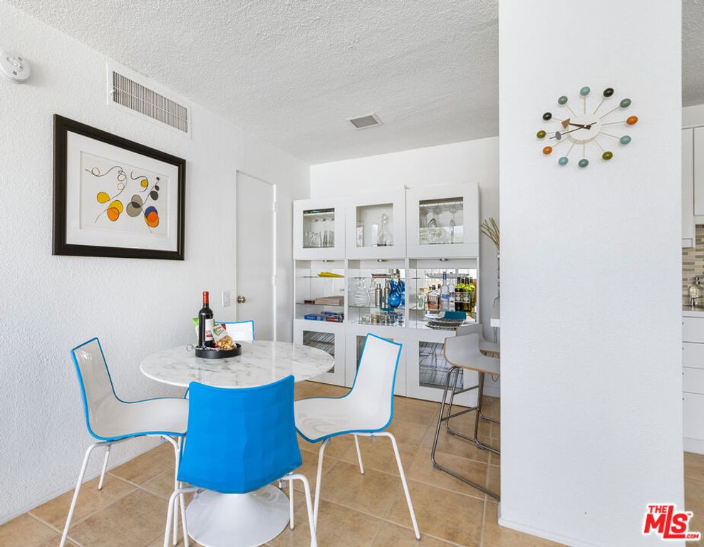 Image 7 of property listing at 1111 E Palm Canyon Drive 107, Palm Springs, CA 92264