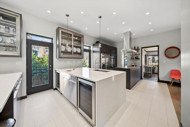 1529 N Harding Avenue, Chicago, IL 60651