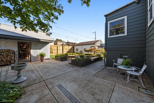 1529 N Harding Avenue, Chicago, IL 60651