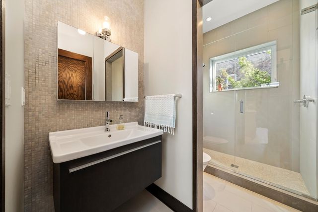 1529 N Harding Avenue, Chicago, IL 60651