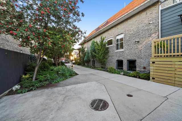 1529 N Harding Avenue, Chicago, IL 60651