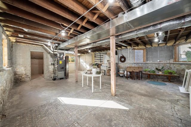 1529 N Harding Avenue, Chicago, IL 60651