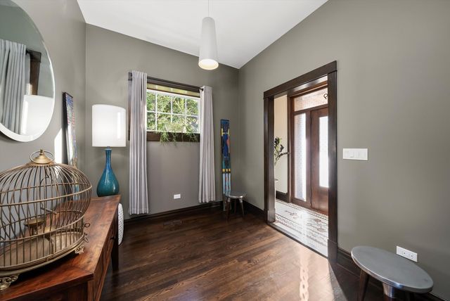 1529 N Harding Avenue, Chicago, IL 60651