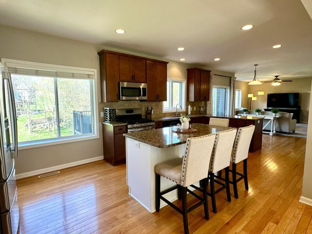 6940 Prairie Court S, Cottage Grove, MN 55016