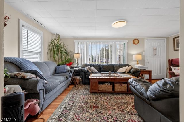 196 Girard Ave, Franklin Twp., NJ 08873