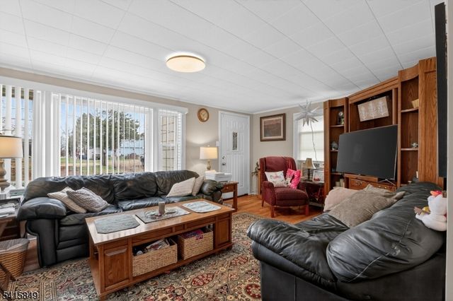 196 Girard Ave, Franklin Twp., NJ 08873
