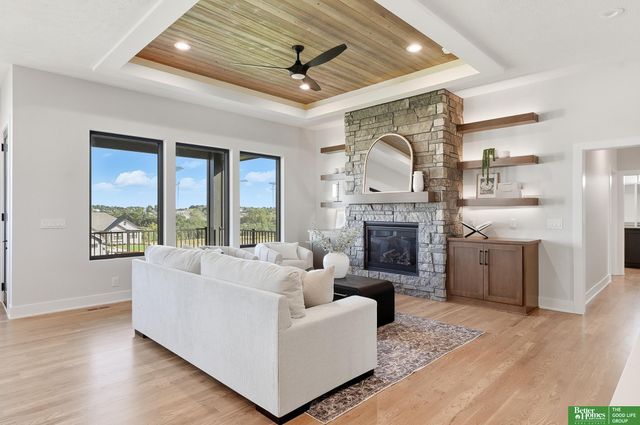 10955 S 102nd Street, Papillion, NE 68046