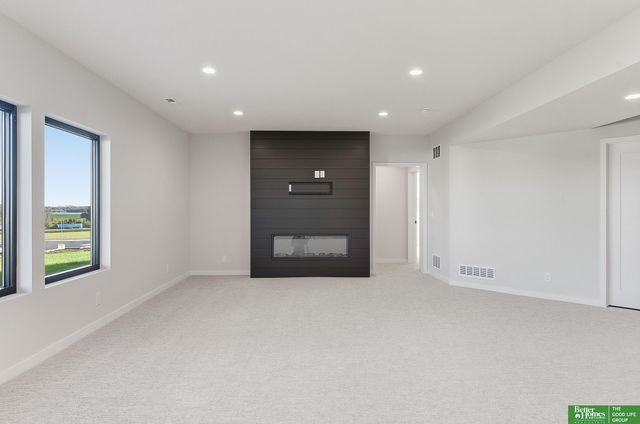 10955 S 102nd Street, Papillion, NE 68046