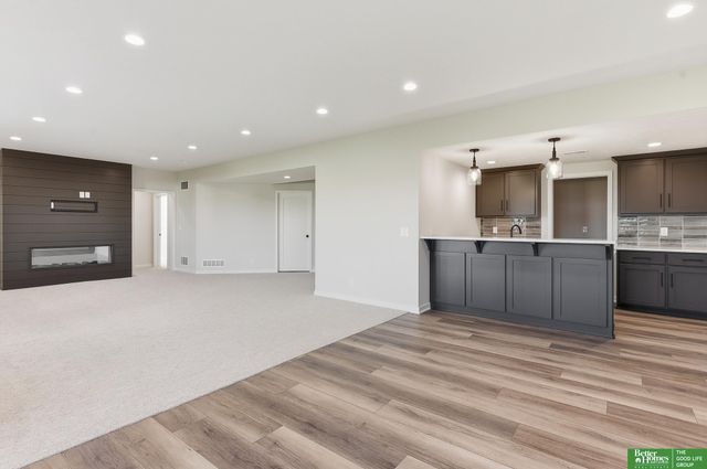 10955 S 102nd Street, Papillion, NE 68046
