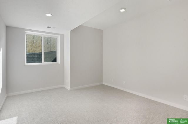 10955 S 102nd Street, Papillion, NE 68046