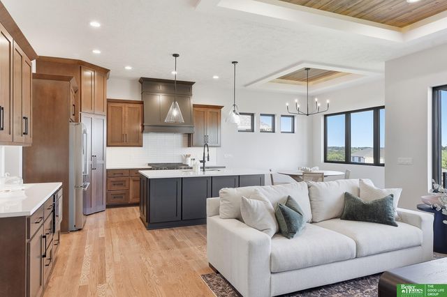 10955 S 102nd Street, Papillion, NE 68046