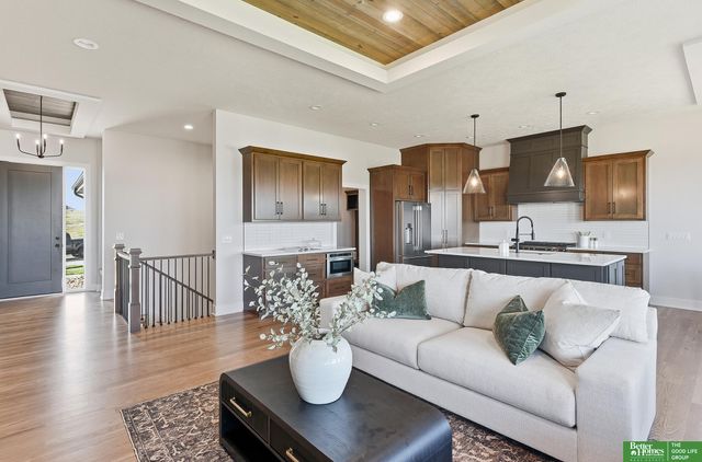 10955 S 102nd Street, Papillion, NE 68046