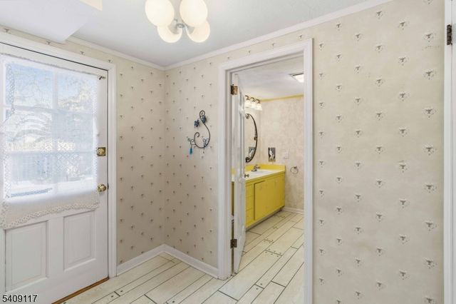 765 Marcellus Dr, Westfield Town, NJ 07090