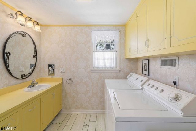 765 Marcellus Dr, Westfield Town, NJ 07090