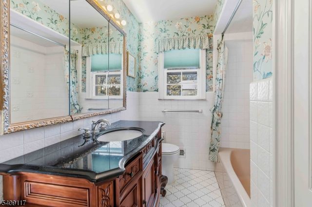 765 Marcellus Dr, Westfield Town, NJ 07090