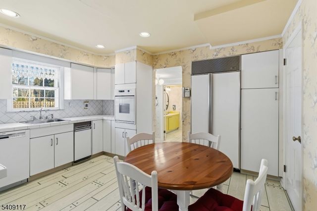 765 Marcellus Dr, Westfield Town, NJ 07090