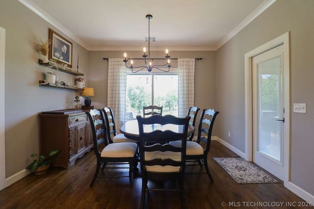 8716 E Detroit Street, Broken Arrow, OK 74014