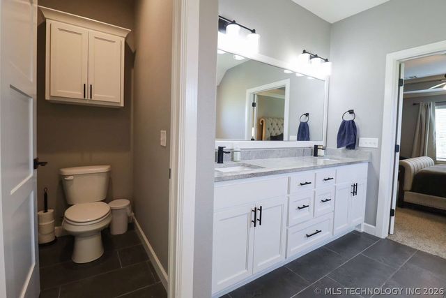 8716 E Detroit Street, Broken Arrow, OK 74014