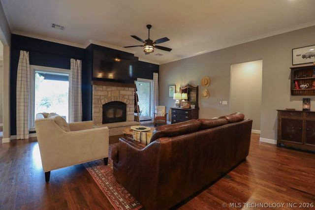 8716 E Detroit Street, Broken Arrow, OK 74014