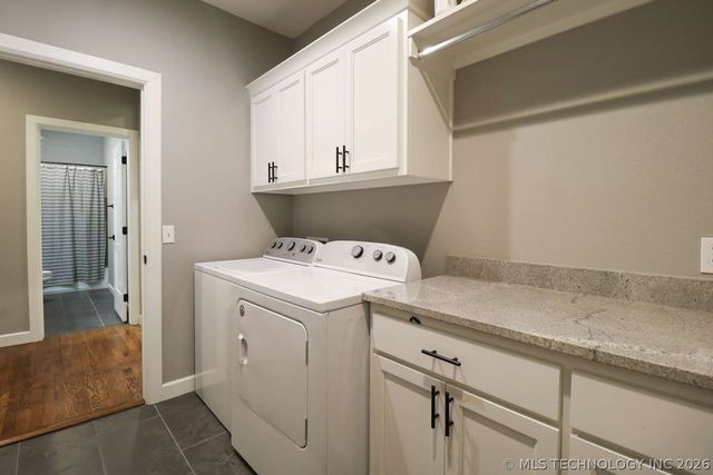 8716 E Detroit Street, Broken Arrow, OK 74014