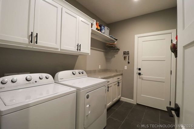 8716 E Detroit Street, Broken Arrow, OK 74014